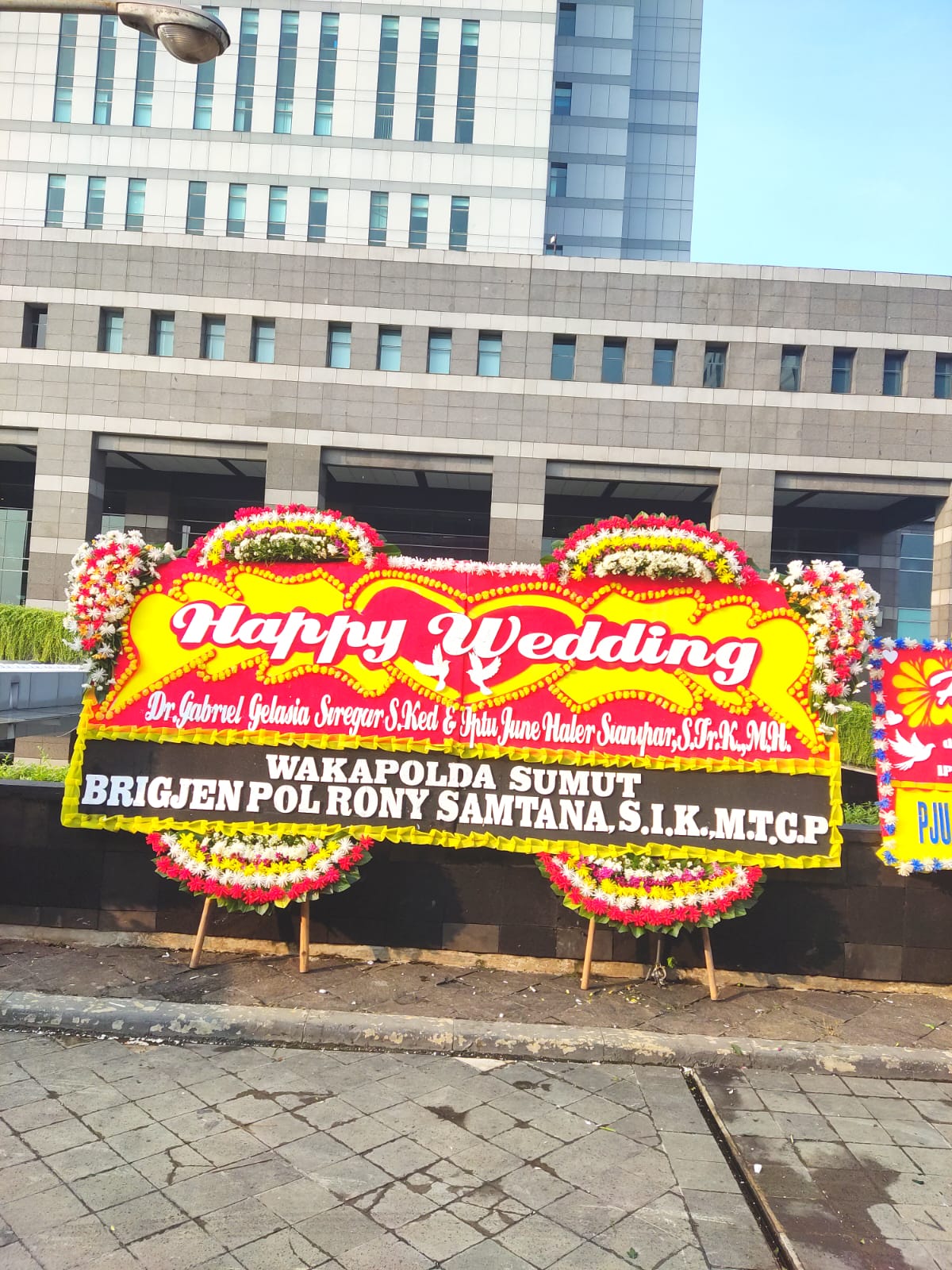 Papan Bunga Double